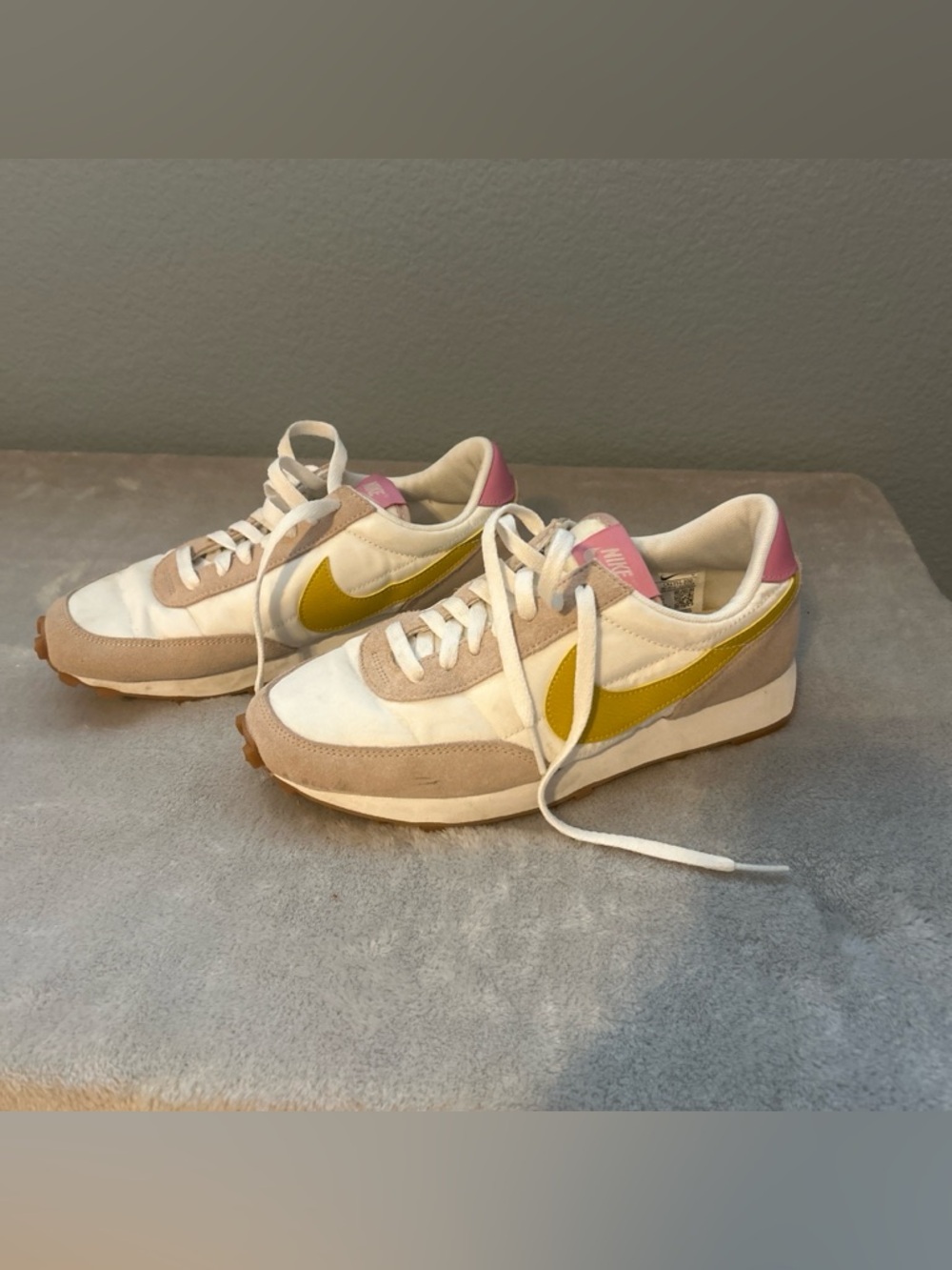 Nike Daybreak Trainers White Pink Yellow